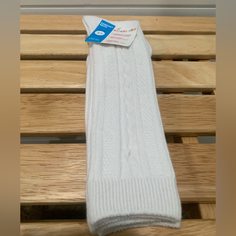 NWT Stride rite, 2 pair white knee socks. Size 3-7 shoe.